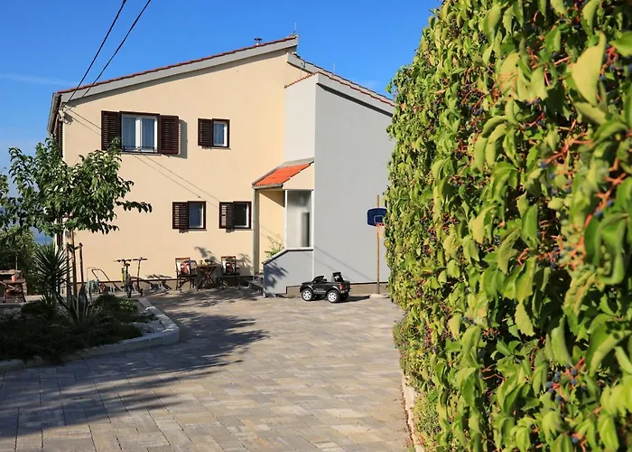 Vanda Land Penthouse *