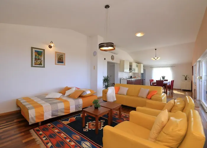 Vanda Land Penthouse דירה *