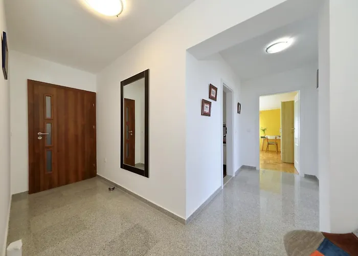 Vanda Land Penthouse *