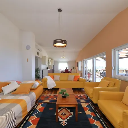 Vanda Land Penthouse